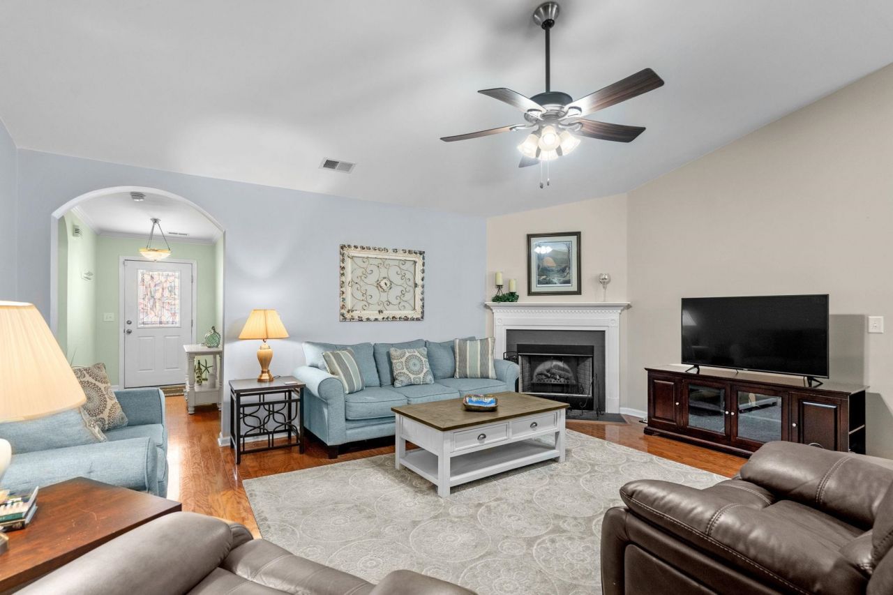 128 Devonbrook Pl. Photo 5