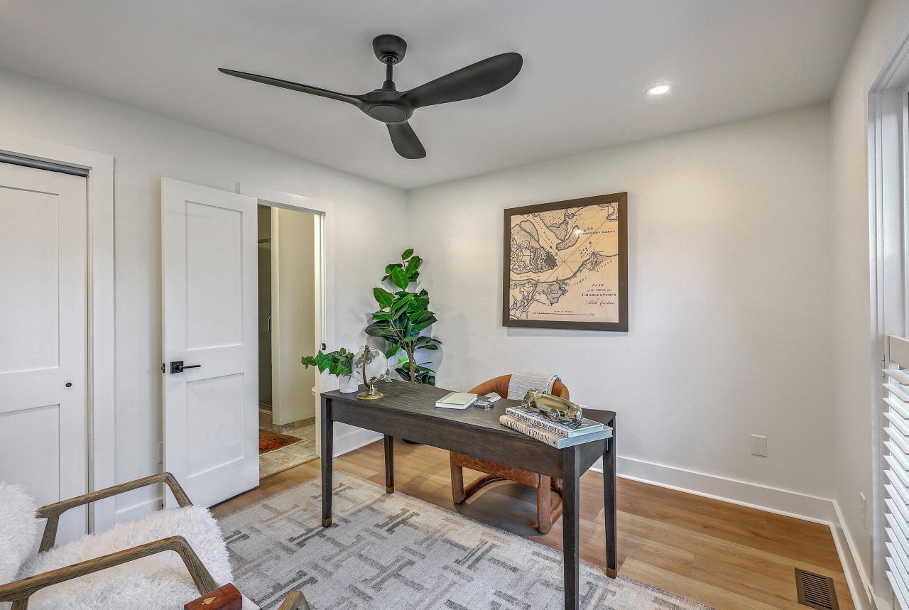 15 Windsor Drive Photo 10