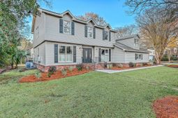 15 Windsor Drive photo 4