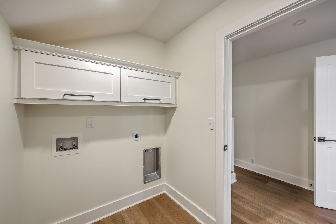 15 Windsor Drive Photo 30