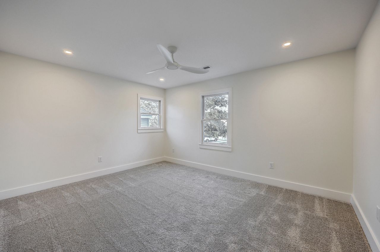 15 Windsor Drive Photo 37