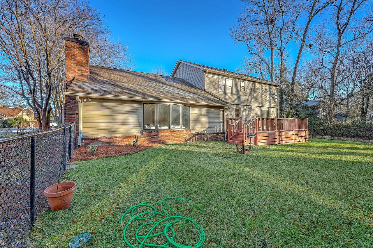 15 Windsor Drive Photo 42