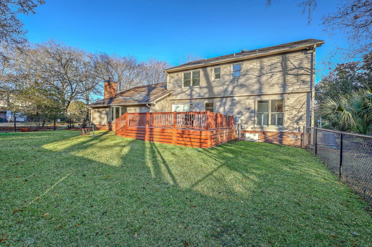 15 Windsor Drive Photo 43