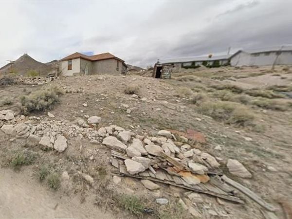 566 N South Street, Tonopah, NV 89049