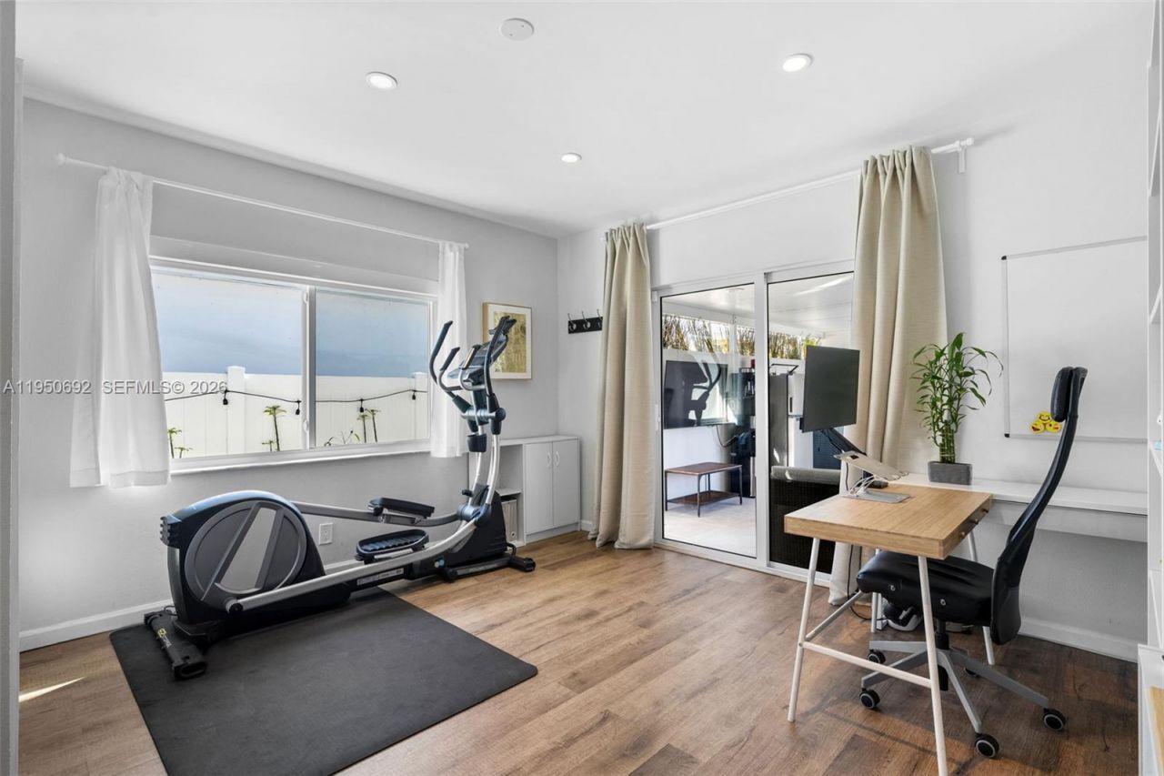 7770 Hawthorne Ave, Miami Beach, FL 33141 Photo