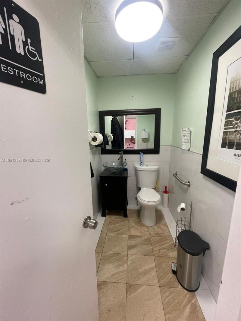 627 S State Road 7 , Hollywood, FL 33023 Photo