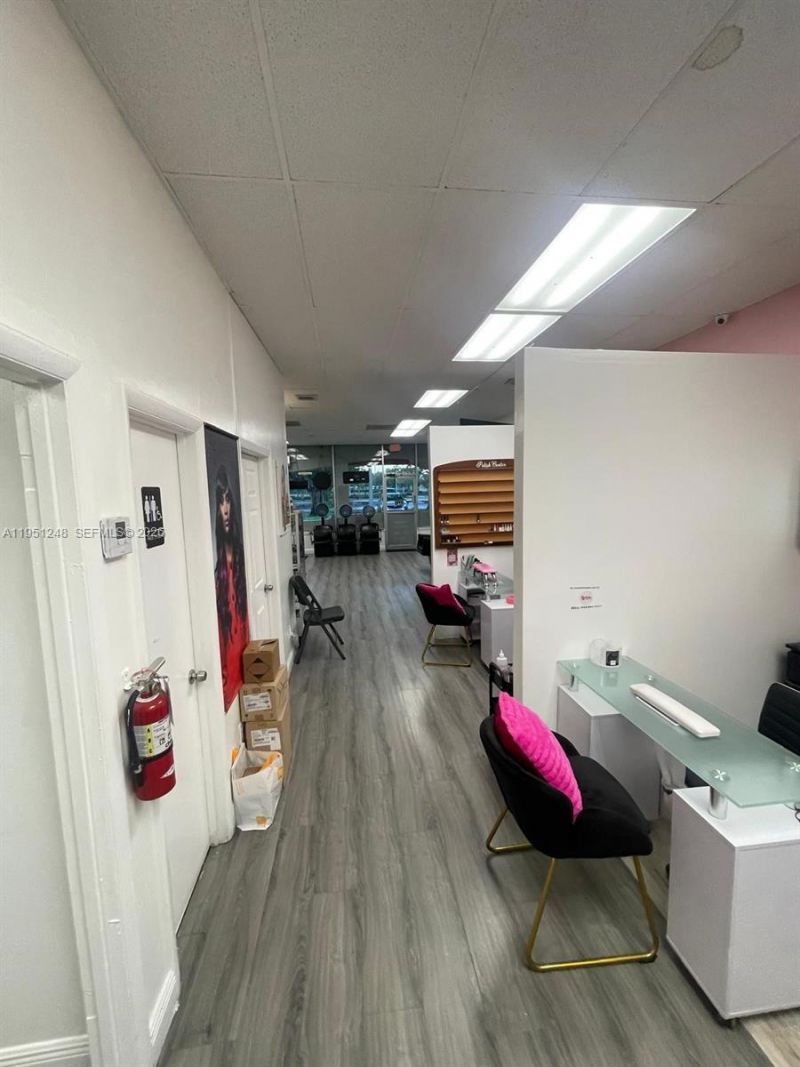 627 S State Road 7 , Hollywood, FL 33023 Photo