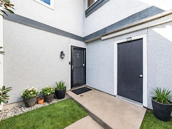 623 Ridgeline Drive, Hurst, TX 76053
