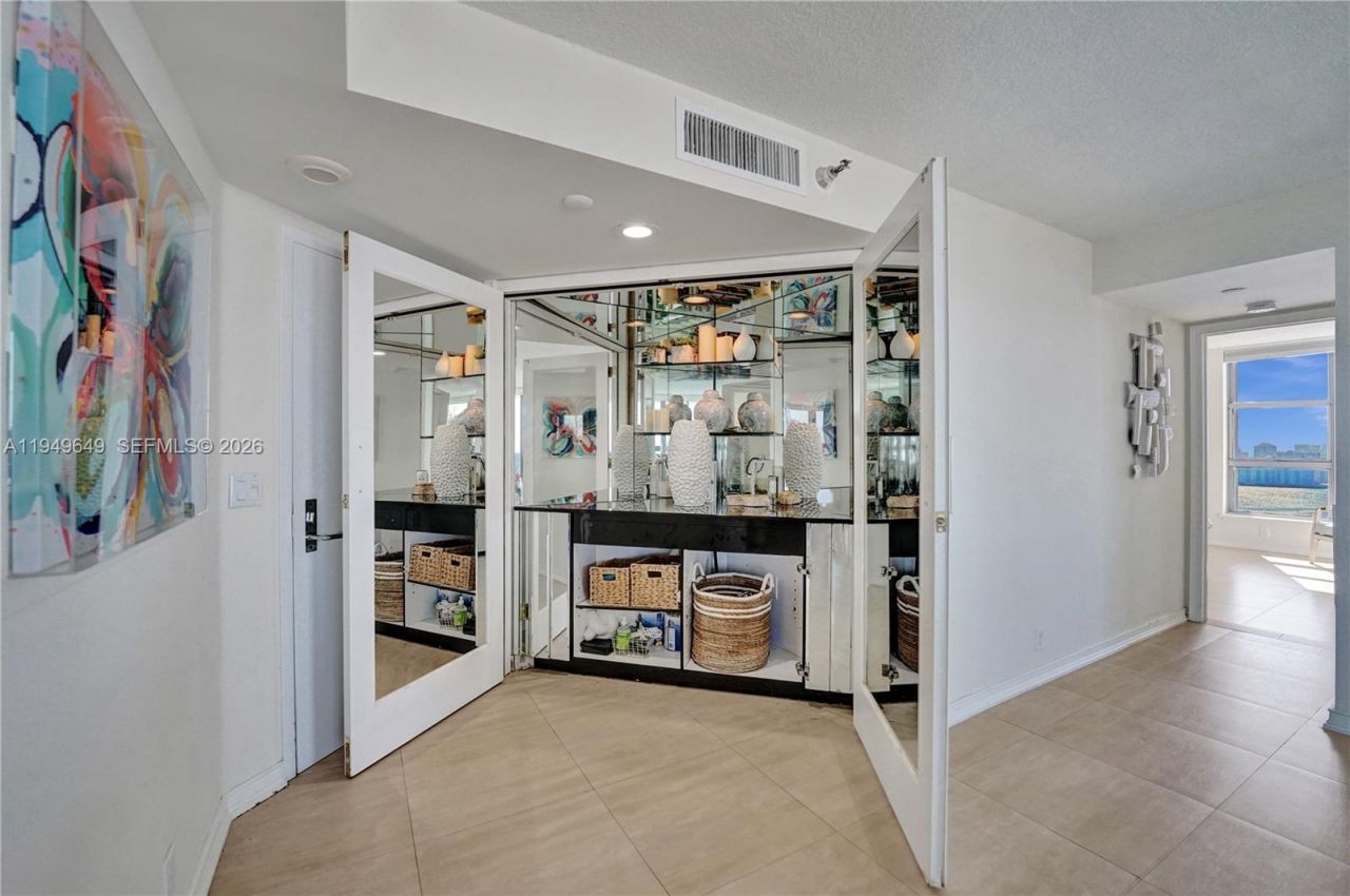 3500 Mystic Pointe Dr , Unit 3601, Aventura, FL 33180 Photo