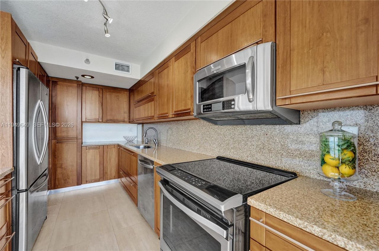 3500 Mystic Pointe Dr , Unit 3601, Aventura, FL 33180 Photo