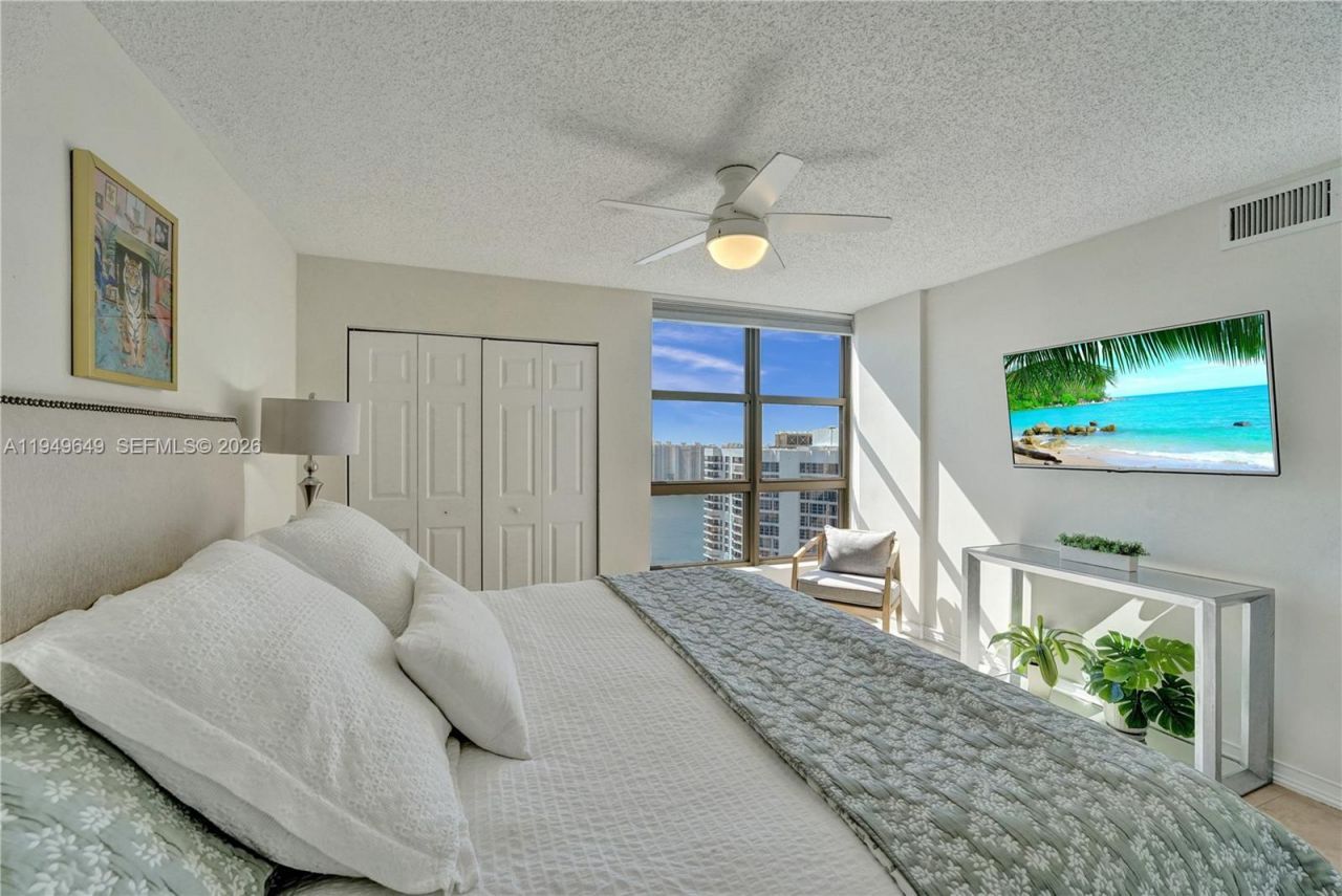 3500 Mystic Pointe Dr , Unit 3601, Aventura, FL 33180 Photo