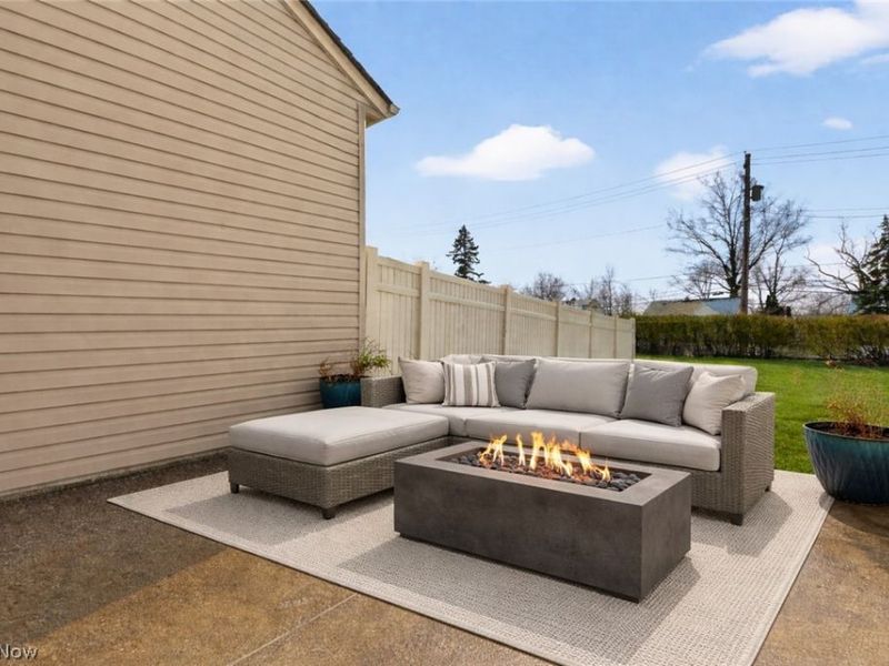 300 Lakewick Lane, Willowick, OH 44095 Photo 11