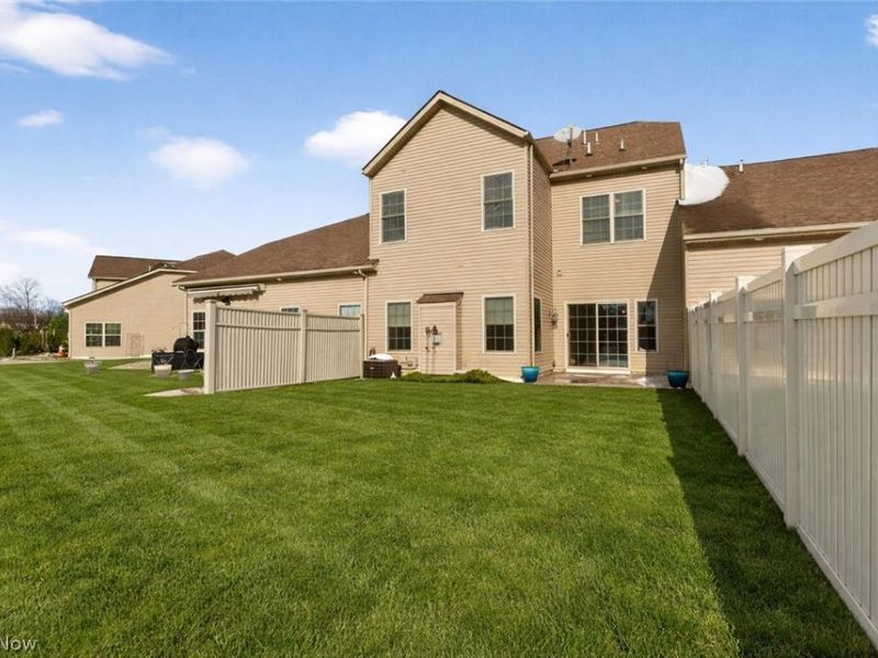 300 Lakewick Lane, Willowick, OH 44095 Photo 12