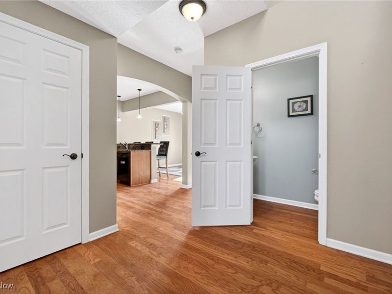 300 Lakewick Lane, Willowick, OH 44095 Photo 14