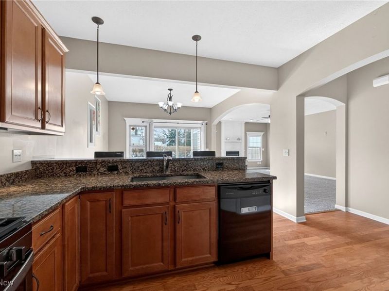 300 Lakewick Lane, Willowick, OH 44095 Photo 7