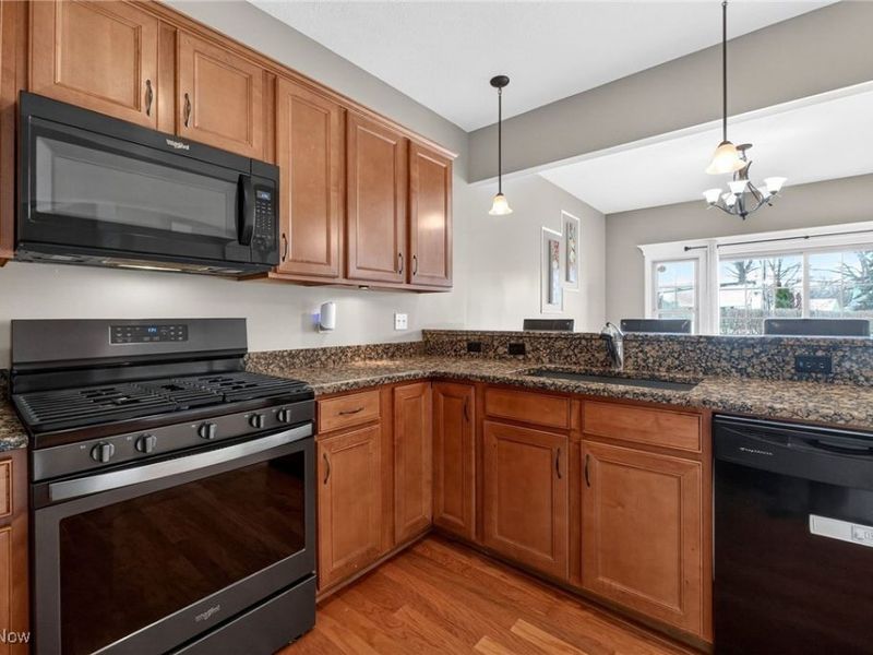 300 Lakewick Lane, Willowick, OH 44095 Photo 8