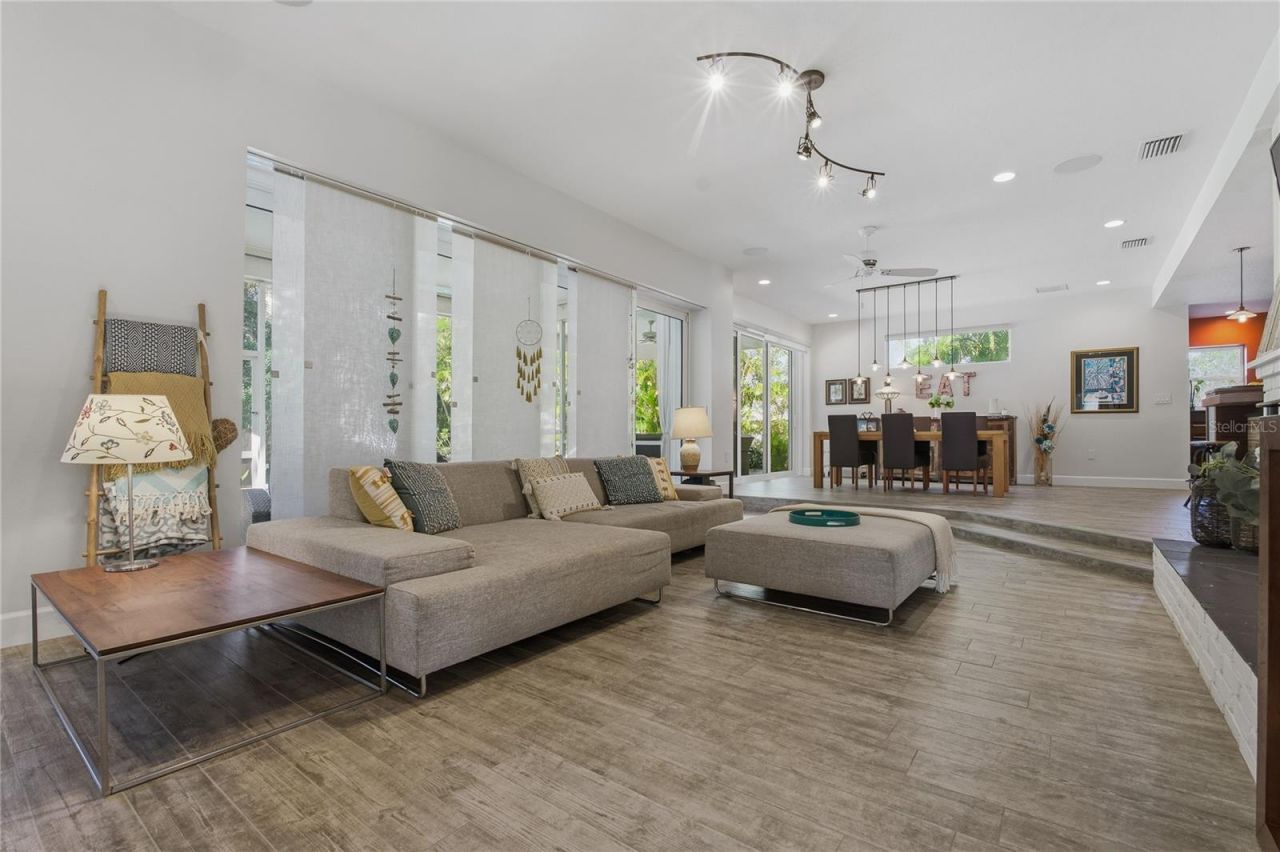 272 Shore Drive, Palm Harbor, FL 34683 Photo