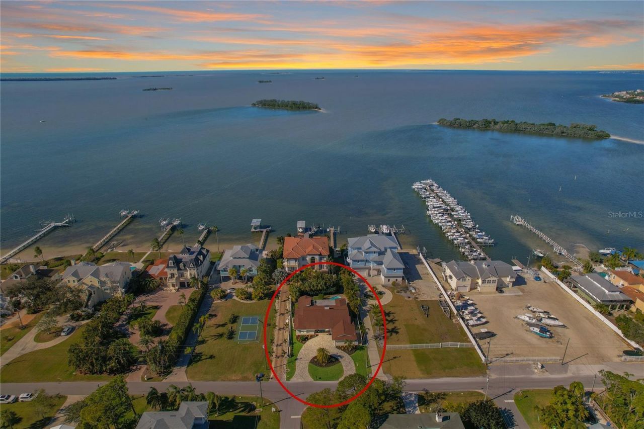 272 Shore Drive, Palm Harbor, FL 34683 Photo