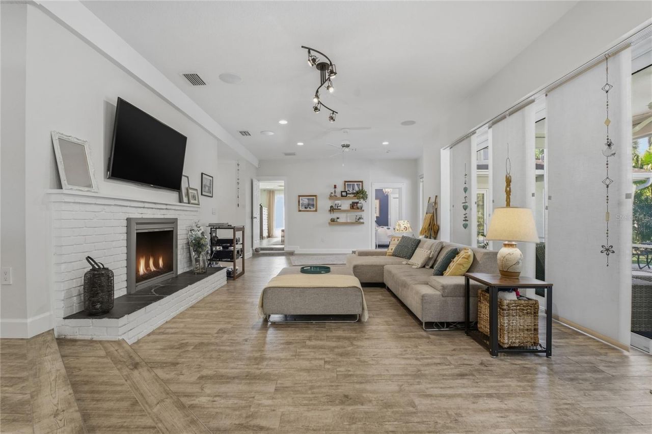 272 Shore Drive, Palm Harbor, FL 34683 Photo