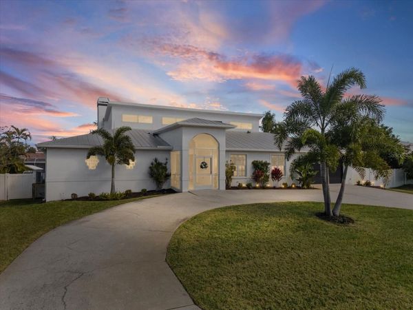 617 KINGSTON COURT Apollo Beach, FL 