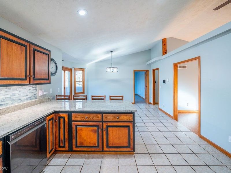 195 N Bruce Street, Little Hocking, OH 45742 Photo 8