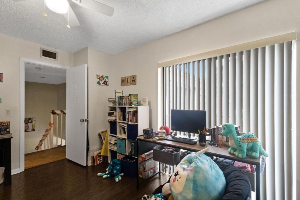 245 Charter Way, West Palm Beach, FL 33407 Photo