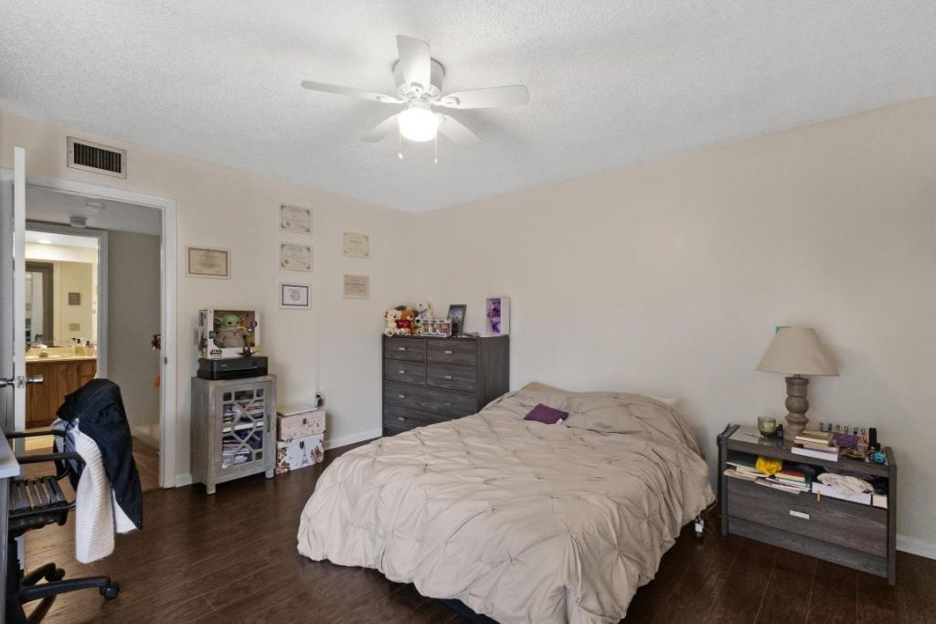 245 Charter Way, West Palm Beach, FL 33407 Photo