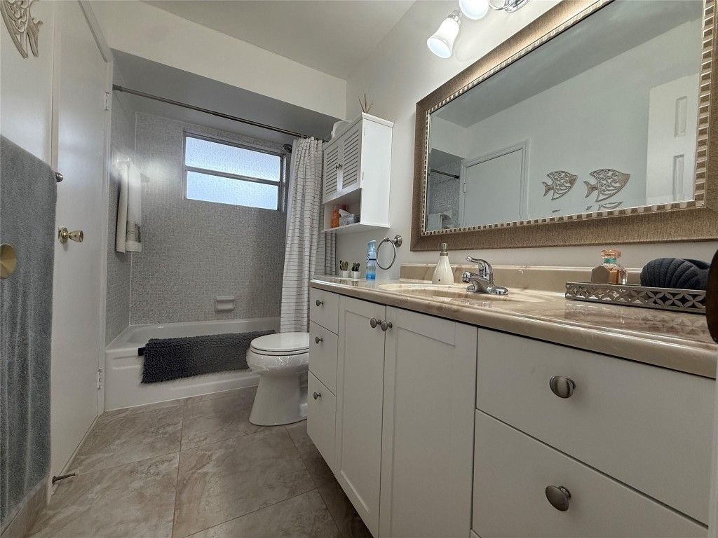 3430 NW 52nd Avenue, Unit 308, Lauderdale Lakes, FL 33319 Photo