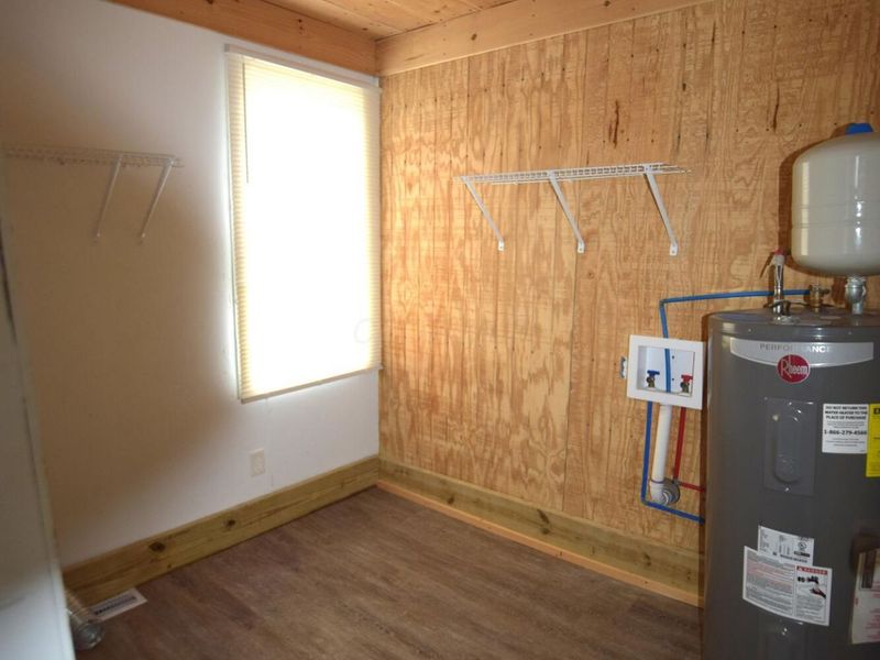 213 E Main Street, Junction City, OH 43748 Photo 11