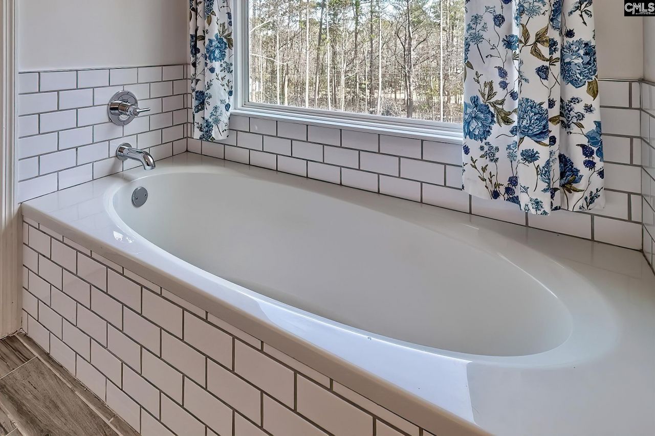 204 Platinum Drive Photo 32