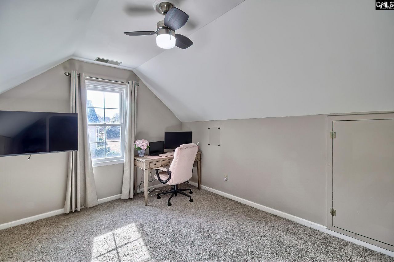 204 Platinum Drive Photo 33