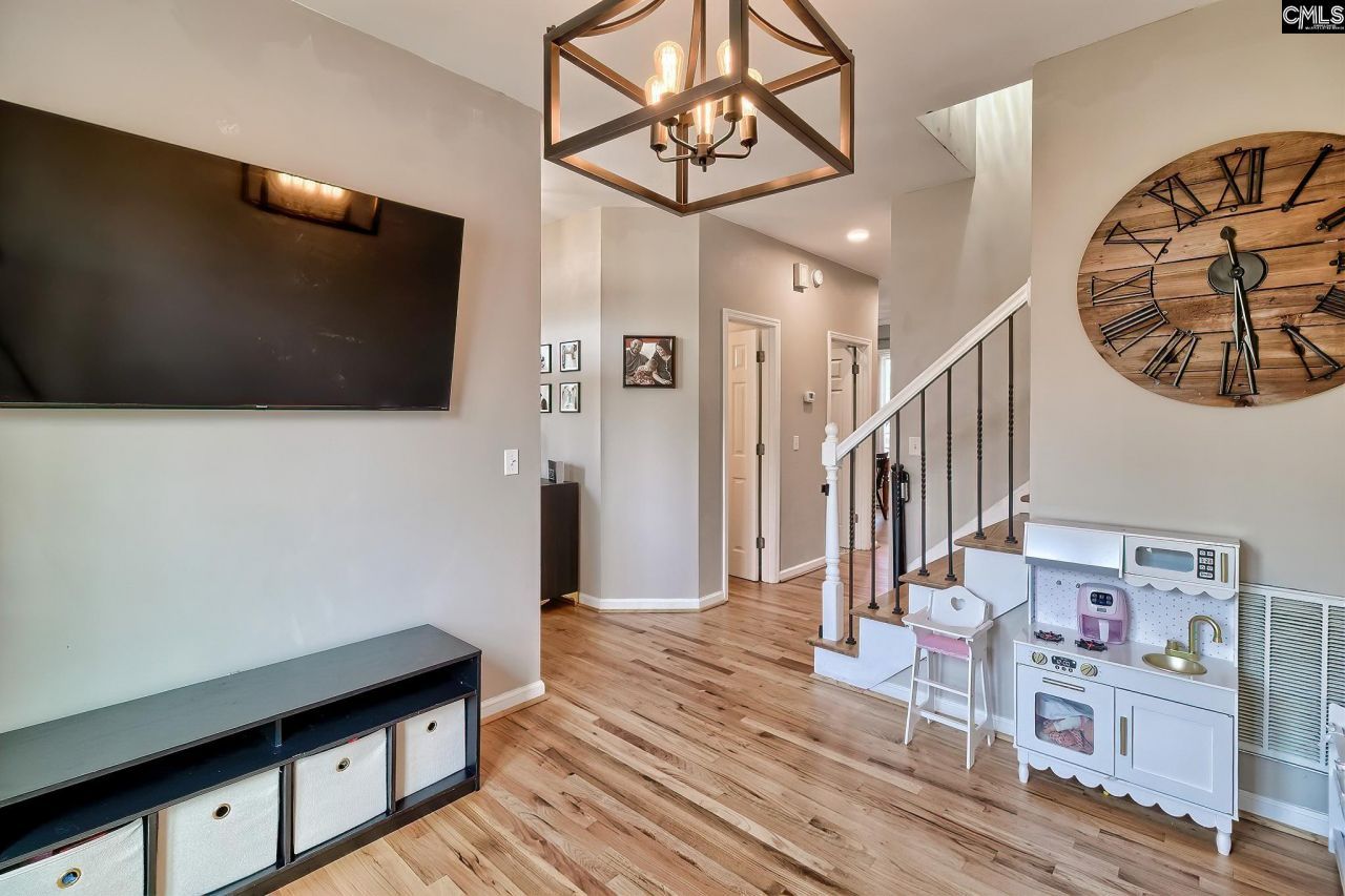 204 Platinum Drive Photo 8