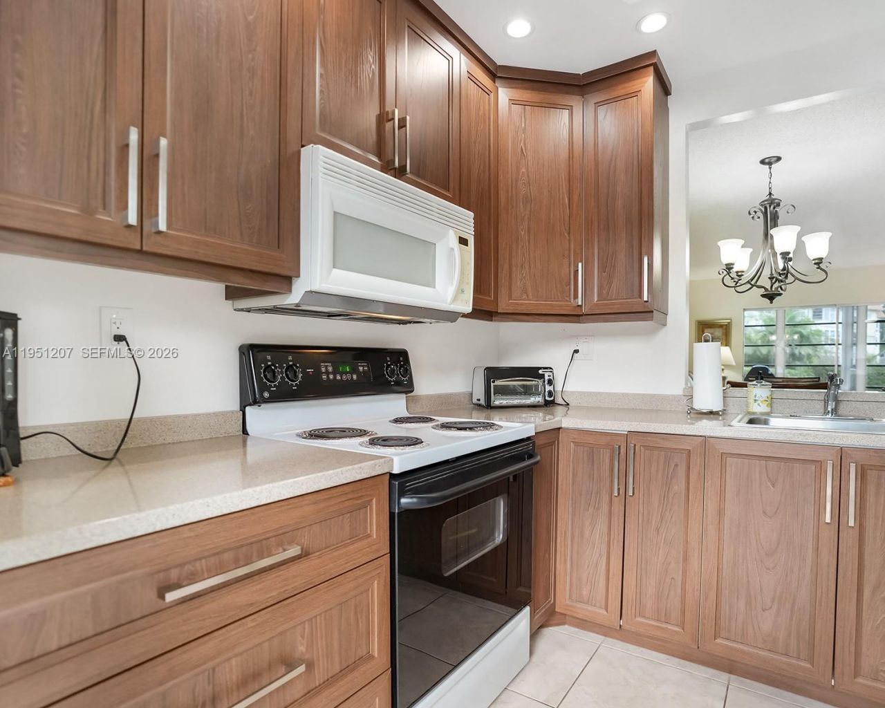 4805 NW 35th St, Unit 404, Lauderdale Lakes, FL 33319 Photo