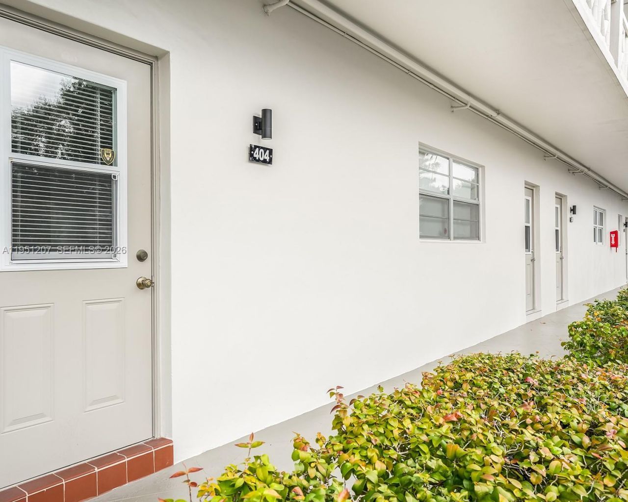 4805 NW 35th St, Unit 404, Lauderdale Lakes, FL 33319 Photo