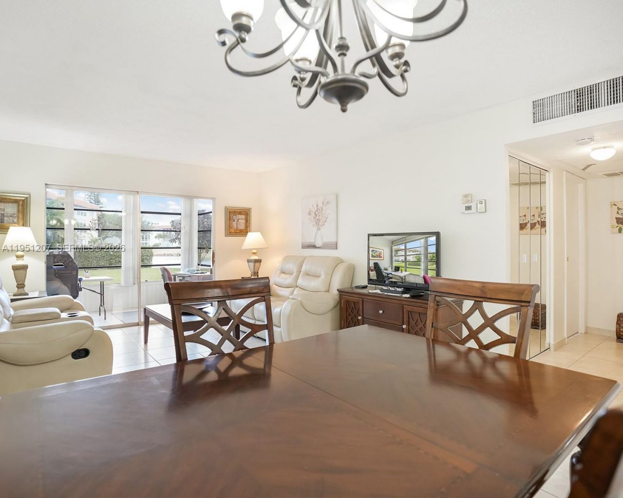 4805 NW 35th St, Unit 404, Lauderdale Lakes, FL 33319 Photo