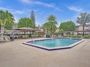 4805 NW 35th St, Unit 404, Lauderdale Lakes, FL 33319 Photo