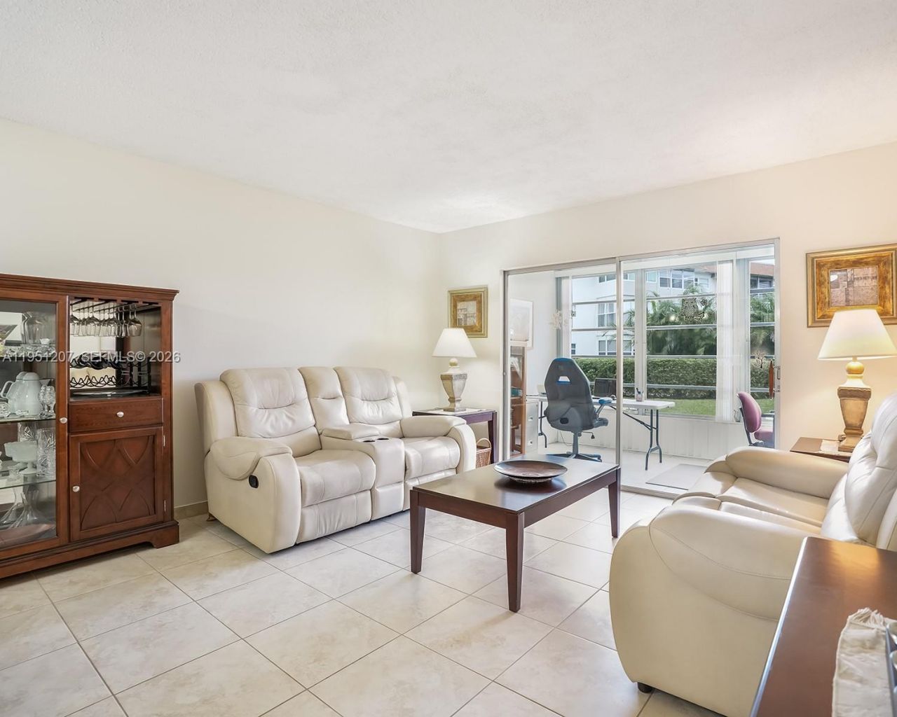 4805 NW 35th St, Unit 404, Lauderdale Lakes, FL 33319 Photo