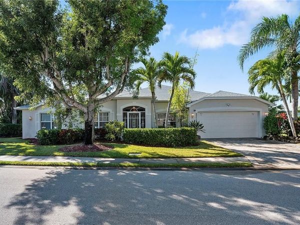 23418 Olde Meadowbrook CIR, ESTERO, FL 34134