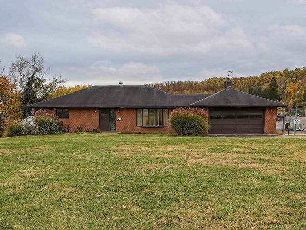 100 Goodwin Court, Nutter Fort, WV 26301