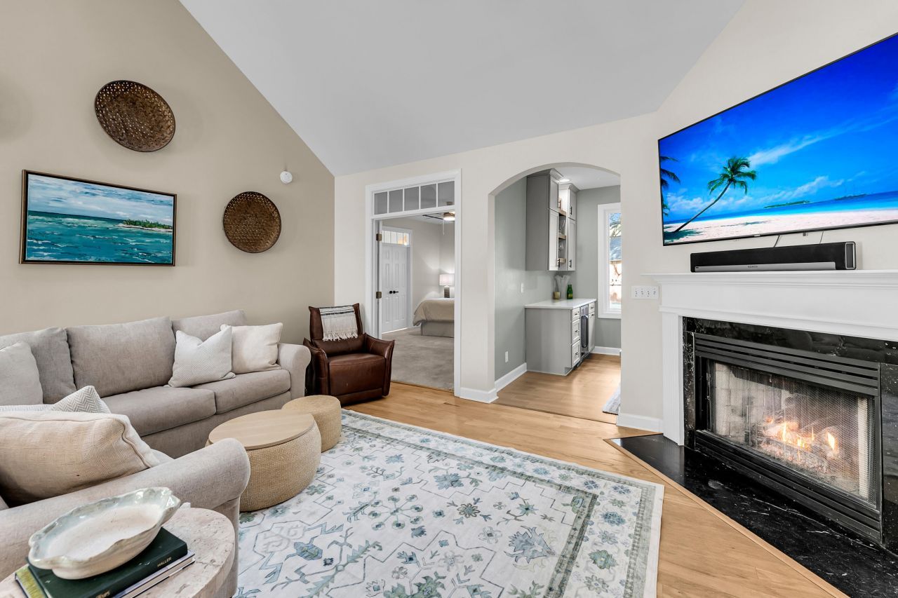 260 Alexandra Drive Photo 15