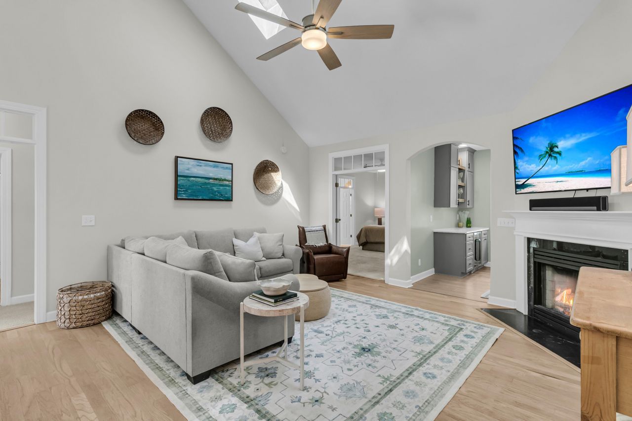 260 Alexandra Drive Photo 18