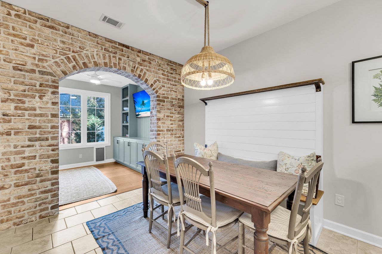 260 Alexandra Drive Photo 19