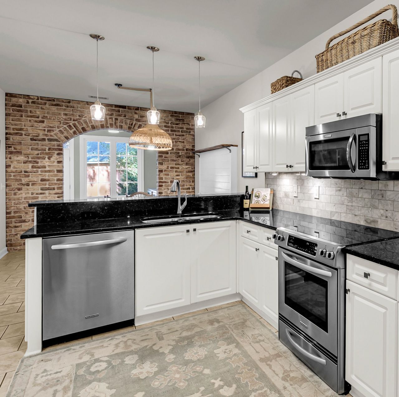 260 Alexandra Drive Photo 20