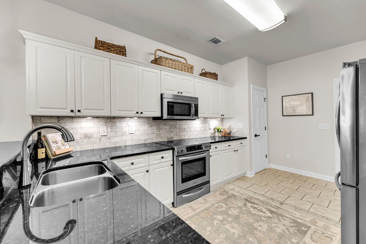 260 Alexandra Drive Photo 28