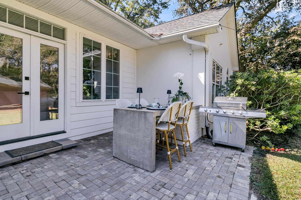 260 Alexandra Drive Photo 31