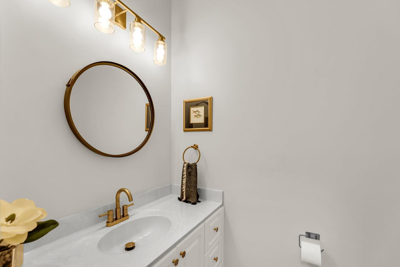 260 Alexandra Drive Photo 39