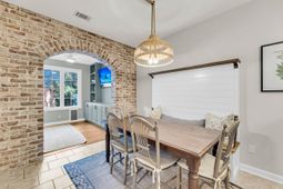 260 Alexandra Drive photo 4