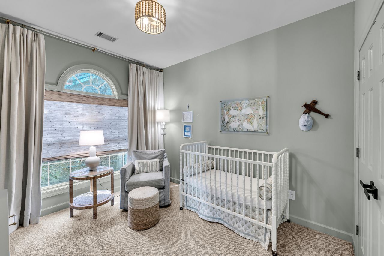 260 Alexandra Drive Photo 8