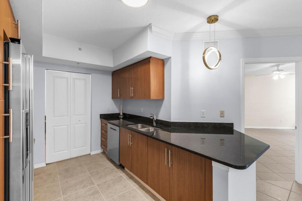 600 S Dixie Highway, Unit 758, West Palm Beach, FL 33401 Photo