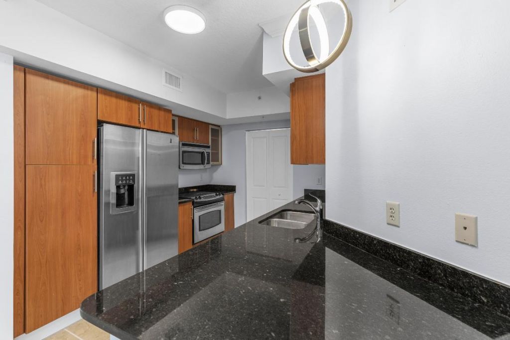 600 S Dixie Highway, Unit 758, West Palm Beach, FL 33401 Photo